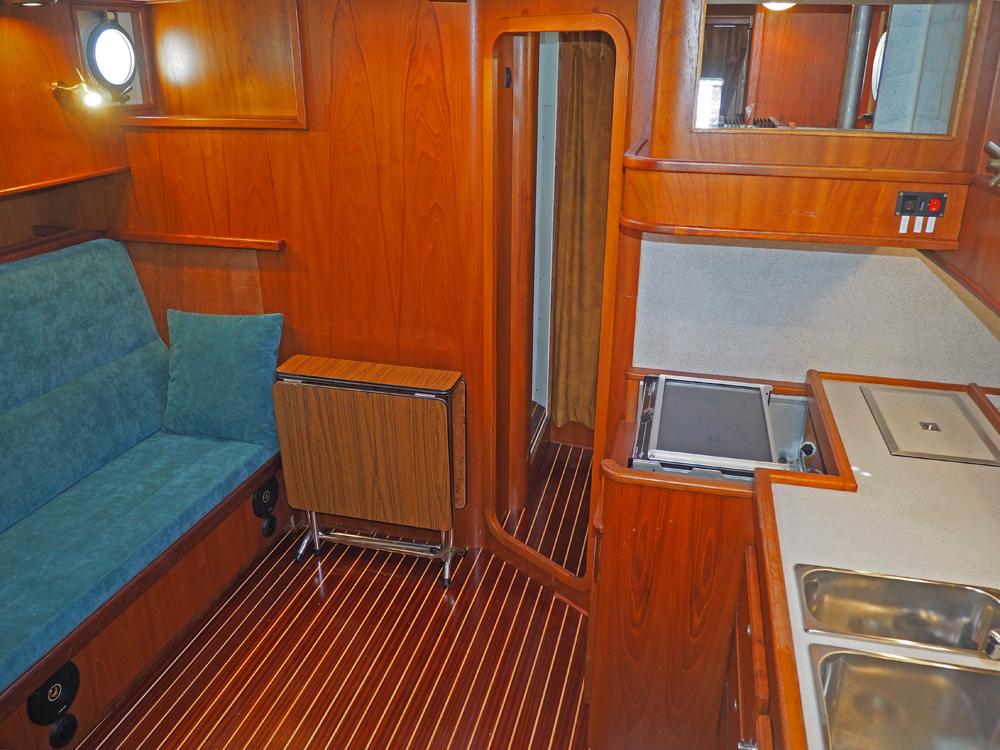 Saloon, Accommodation